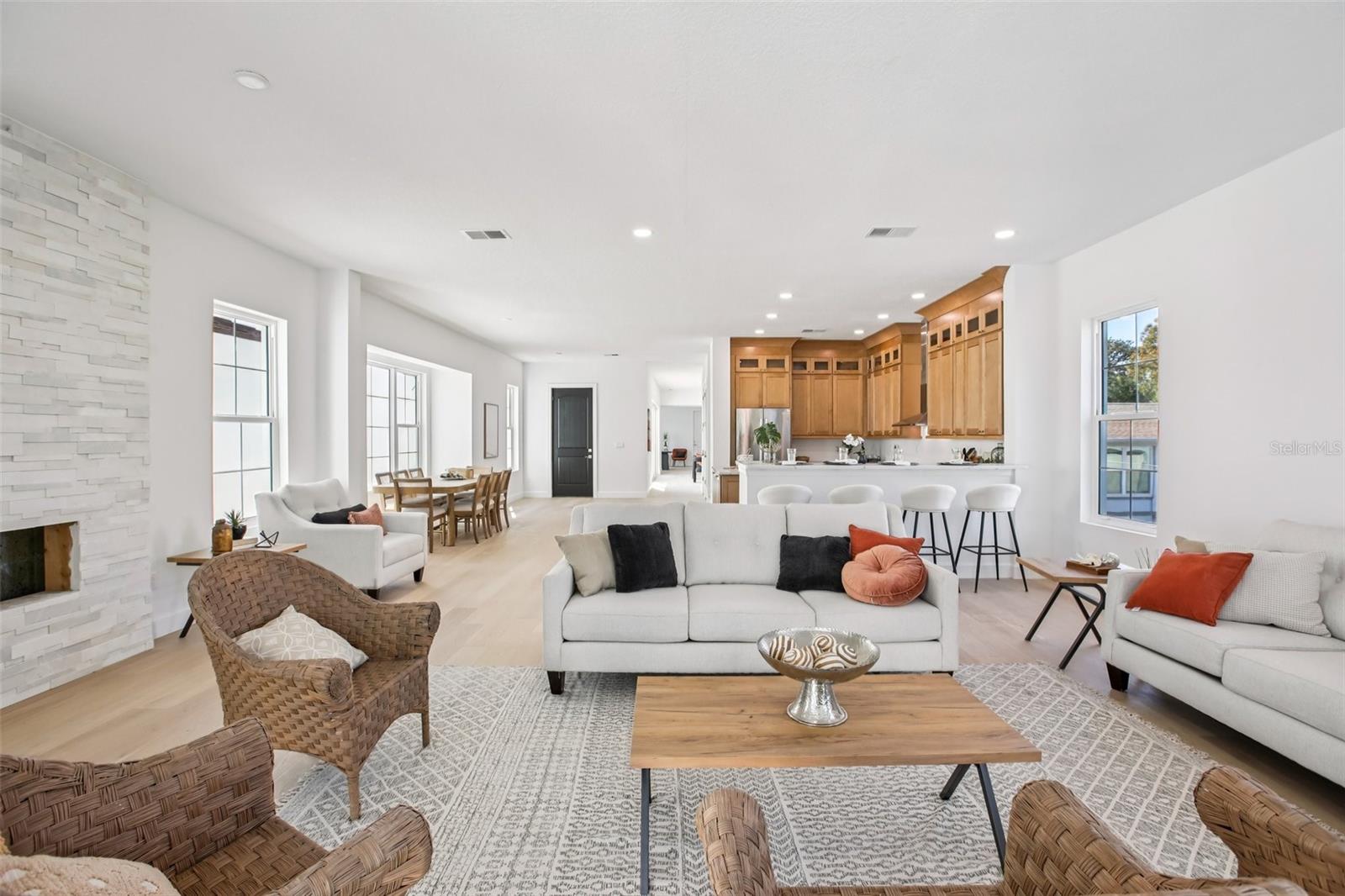 Image 9 of 56 For 128 Ricardo Way Ne