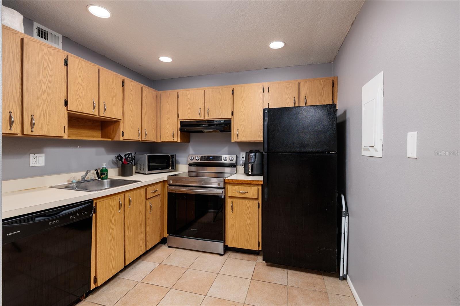 Image 8 of 21 For 11708 Raintree Village Boulevard A