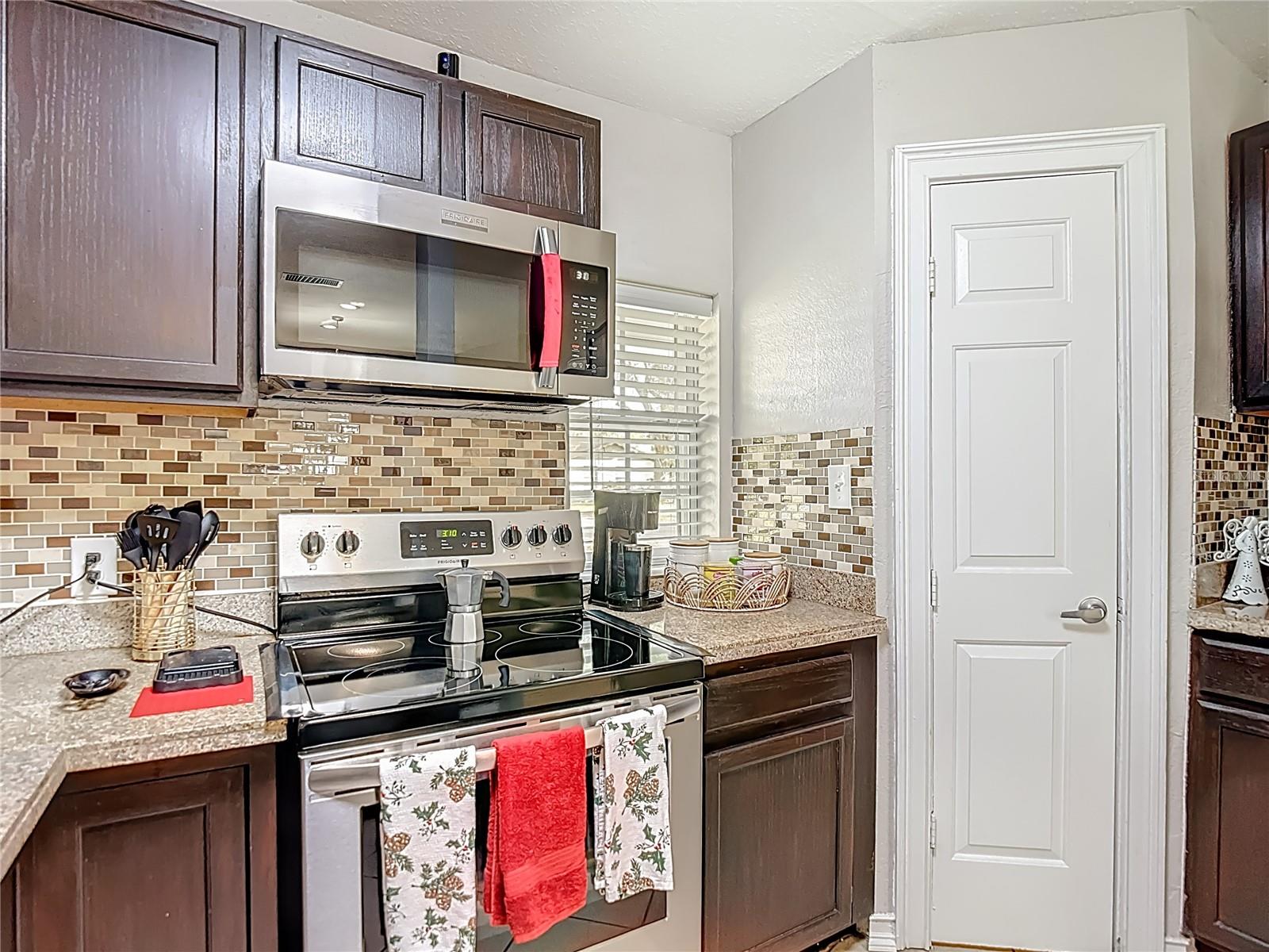 Image 12 of 47 For 3203 Pinellas Place