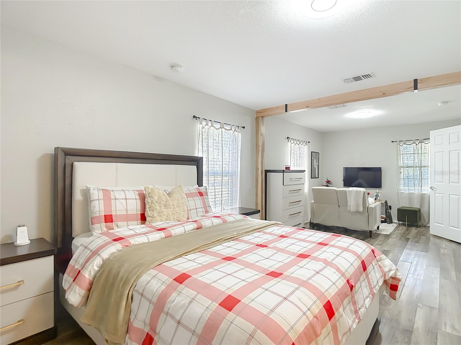 Image 22 of 47 For 3203 Pinellas Place