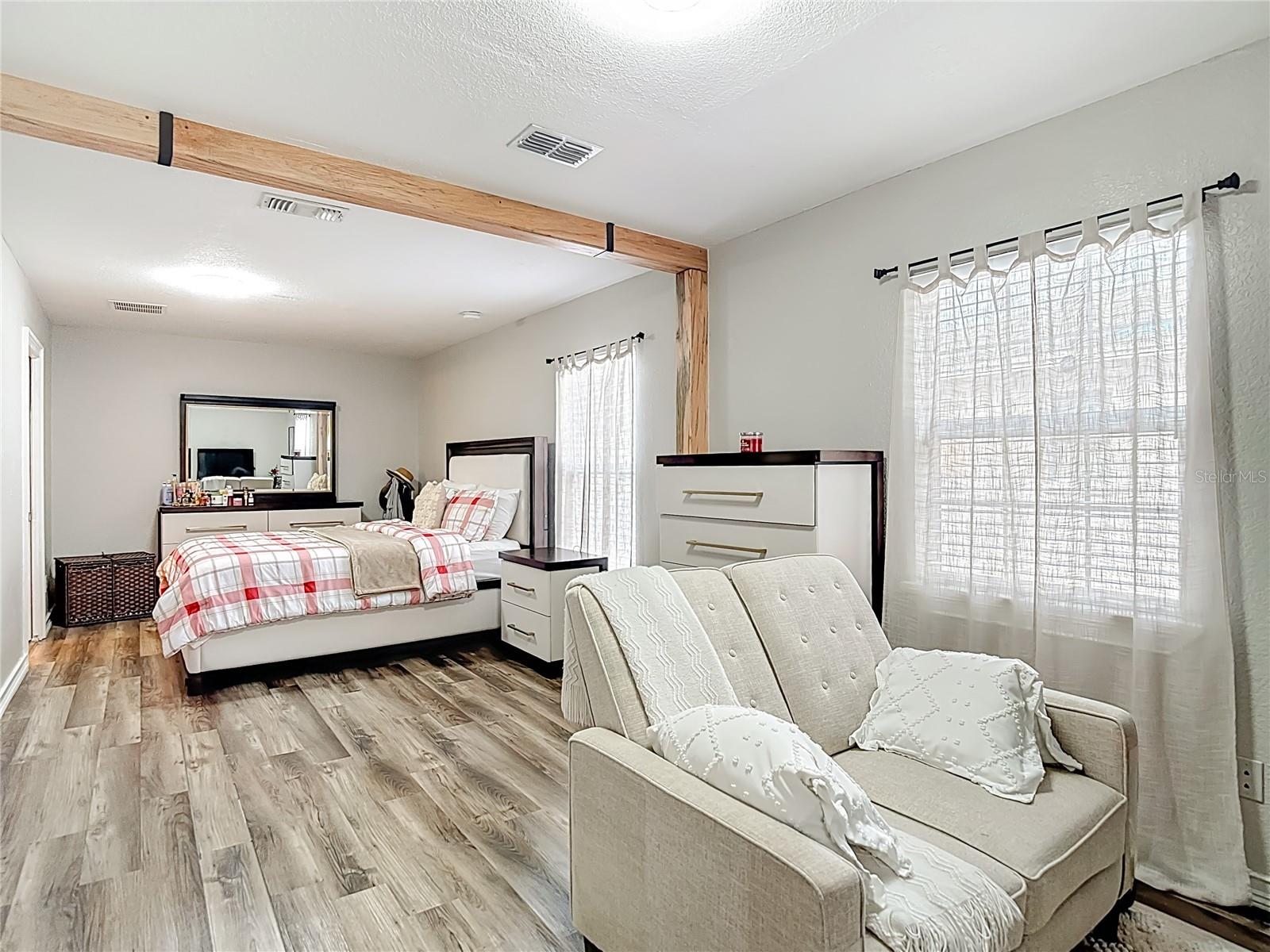 Image 23 of 47 For 3203 Pinellas Place