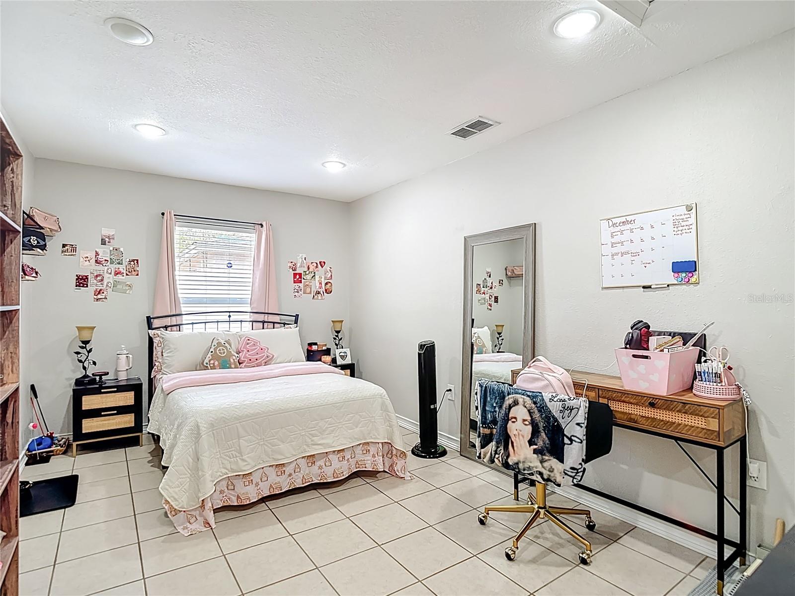 Image 26 of 47 For 3203 Pinellas Place