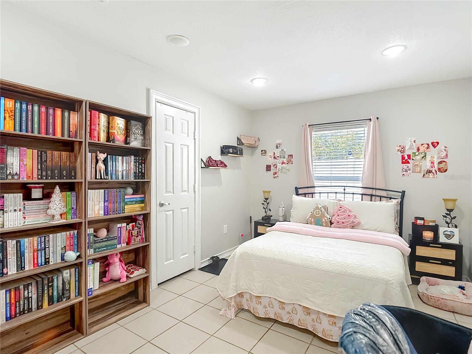 Image 27 of 47 For 3203 Pinellas Place