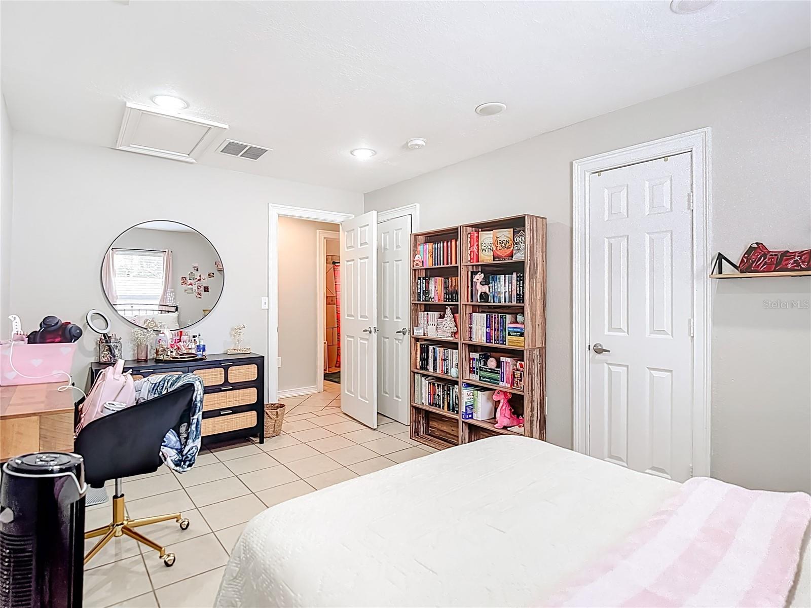 Image 28 of 47 For 3203 Pinellas Place