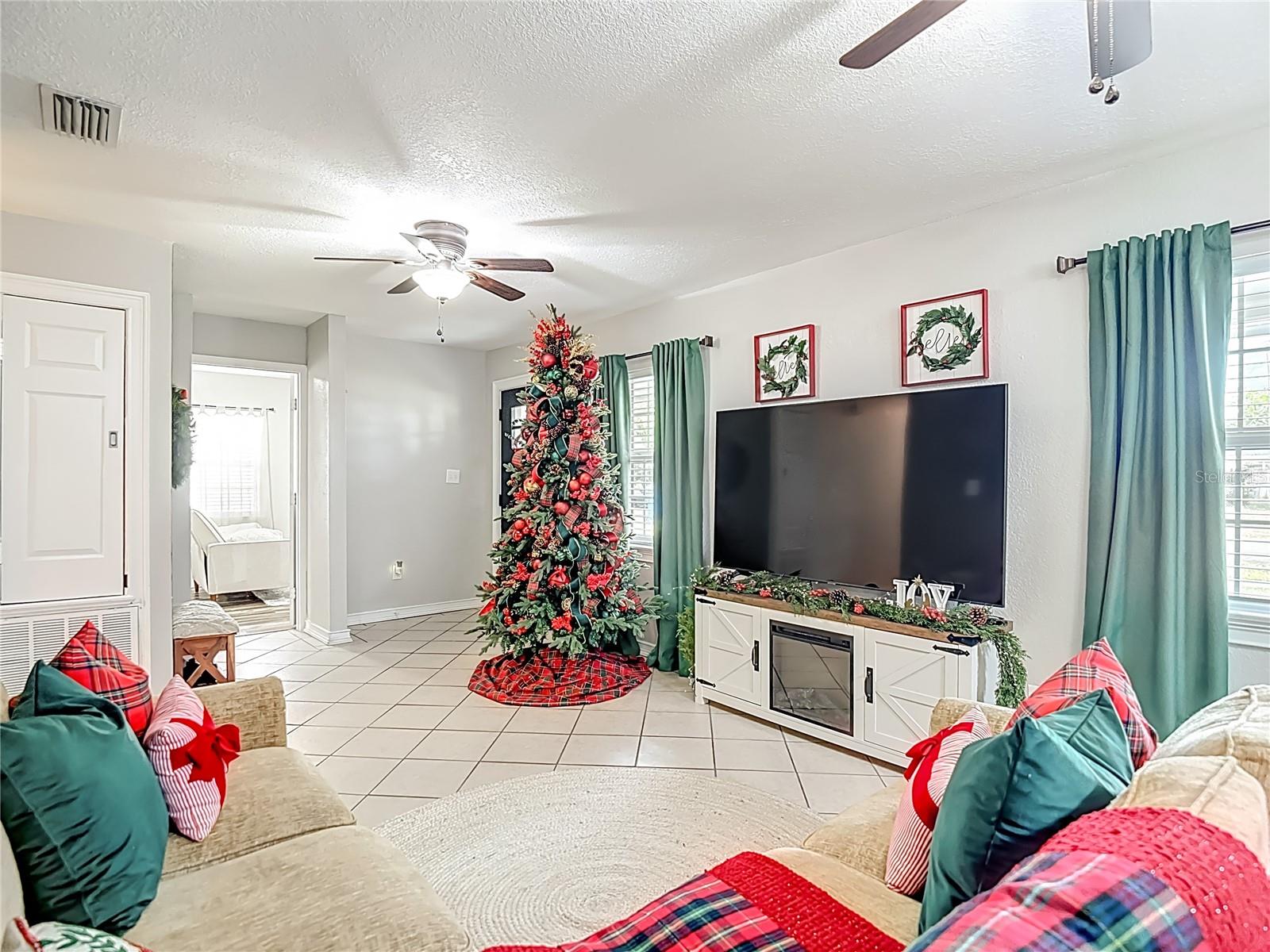 Image 5 of 47 For 3203 Pinellas Place