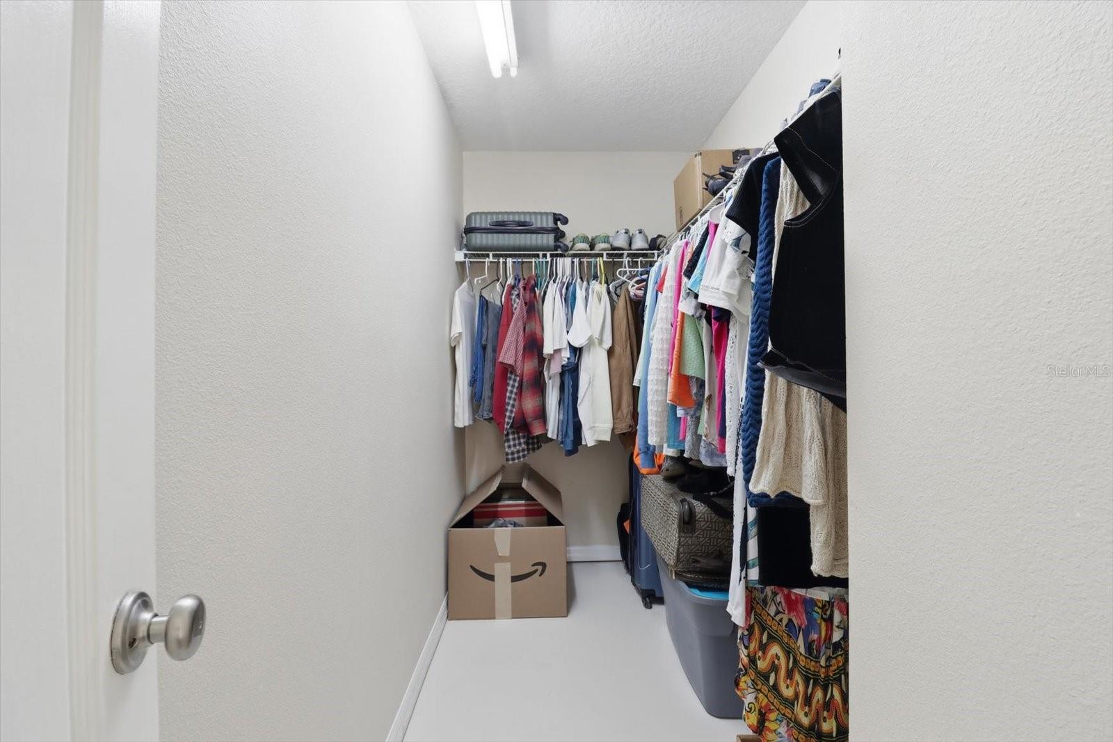 Listing photo id 18 for 2435 Lawrence Court