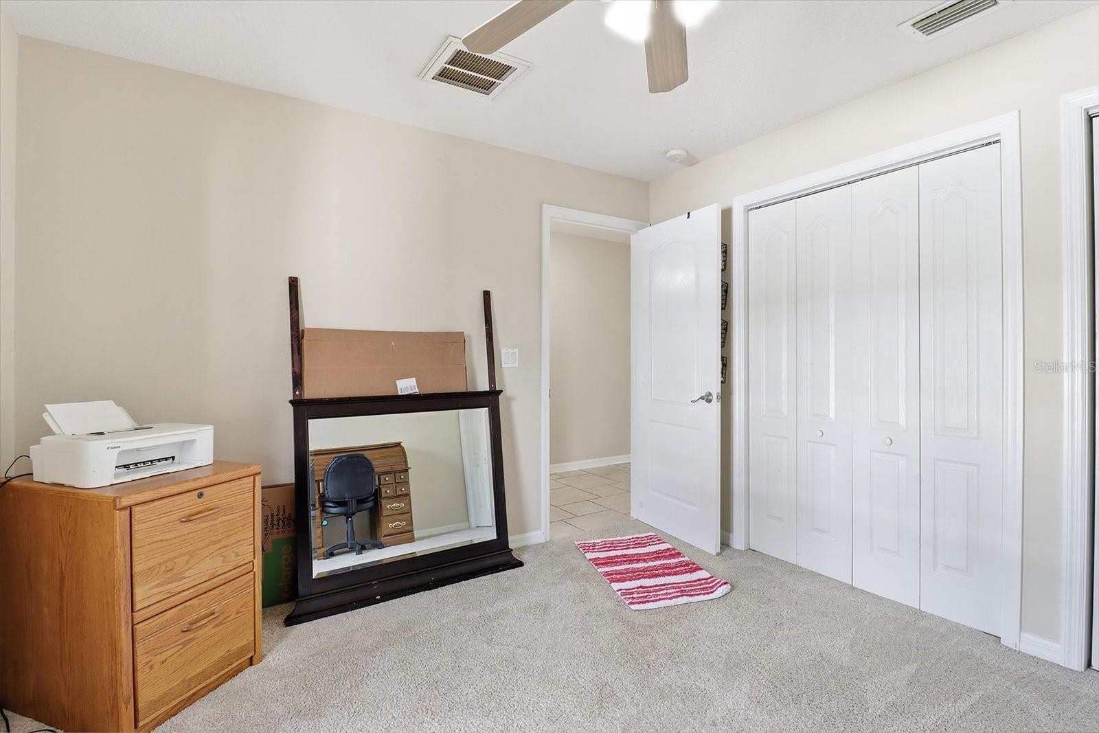 Listing photo id 24 for 2435 Lawrence Court