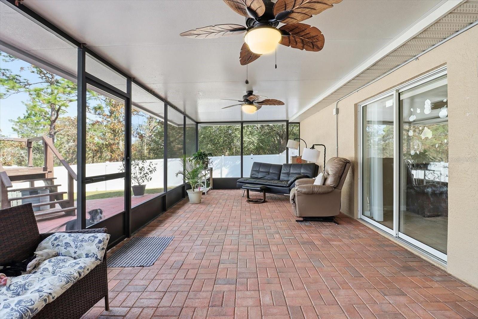 Listing photo id 28 for 2435 Lawrence Court