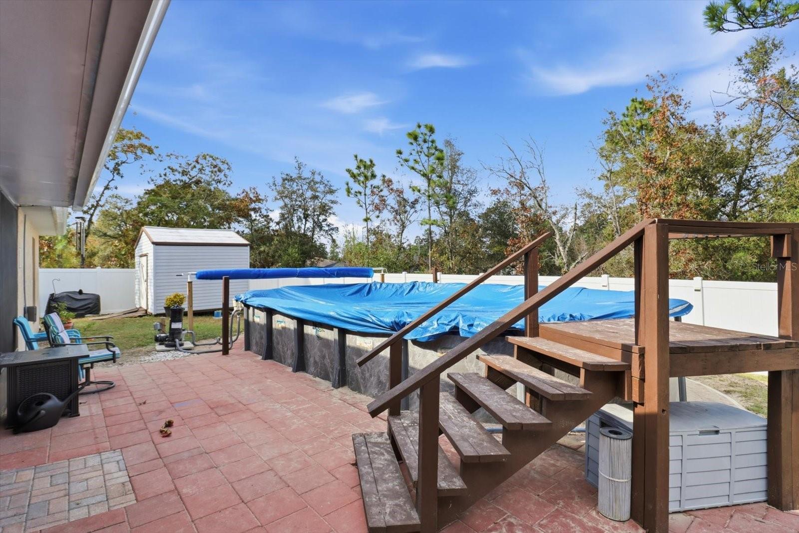 Listing photo id 31 for 2435 Lawrence Court