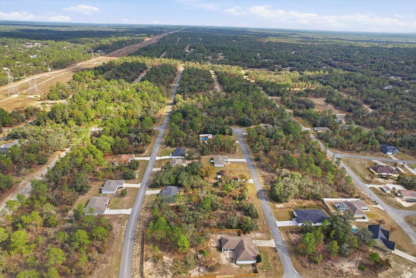 Listing photo id 42 for 2435 Lawrence Court