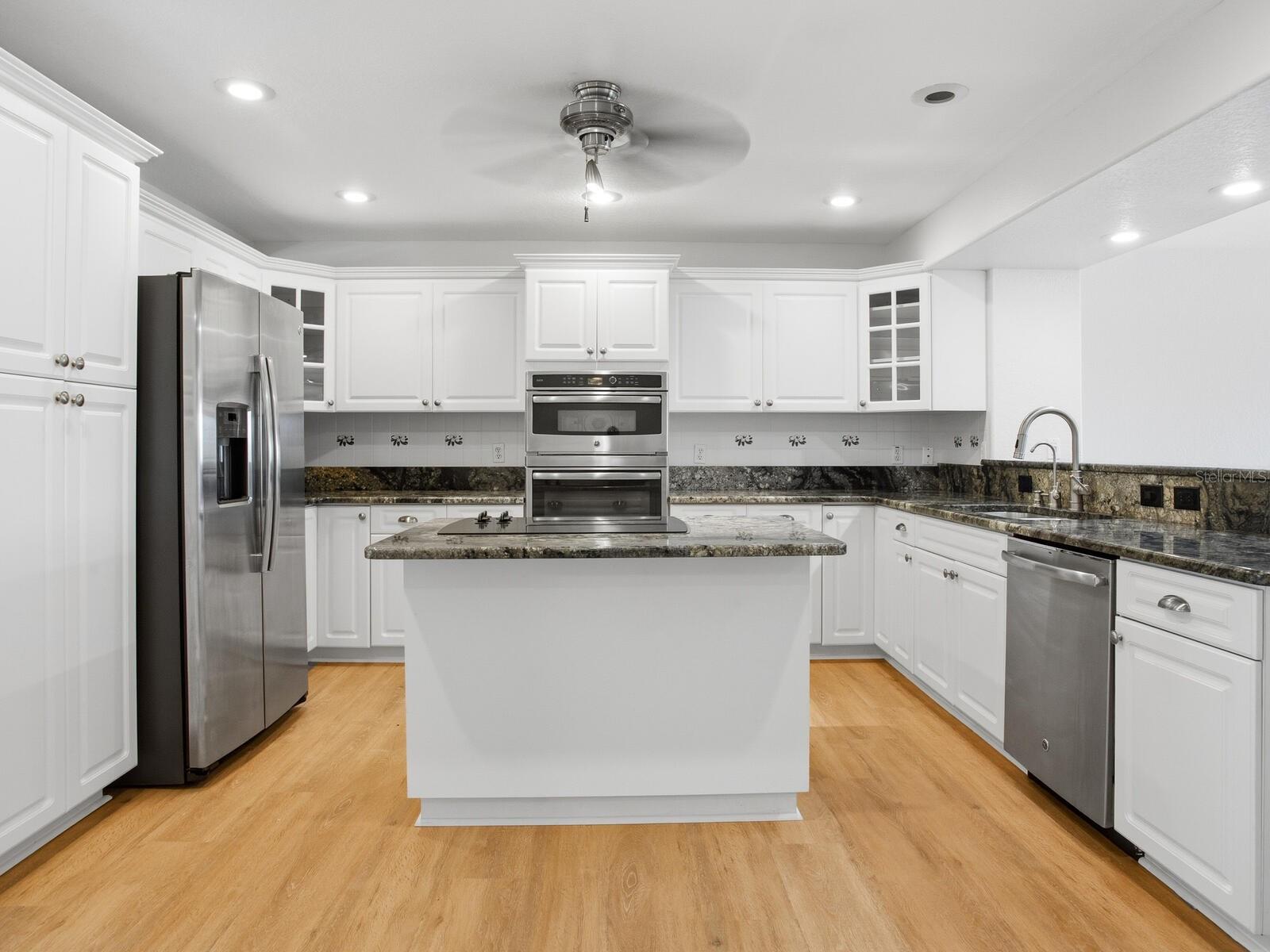 Image 13 of 85 For 521 Pinellas Bayway S 103