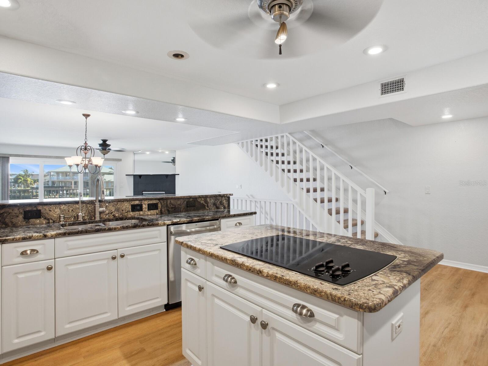 Image 15 of 85 For 521 Pinellas Bayway S 103