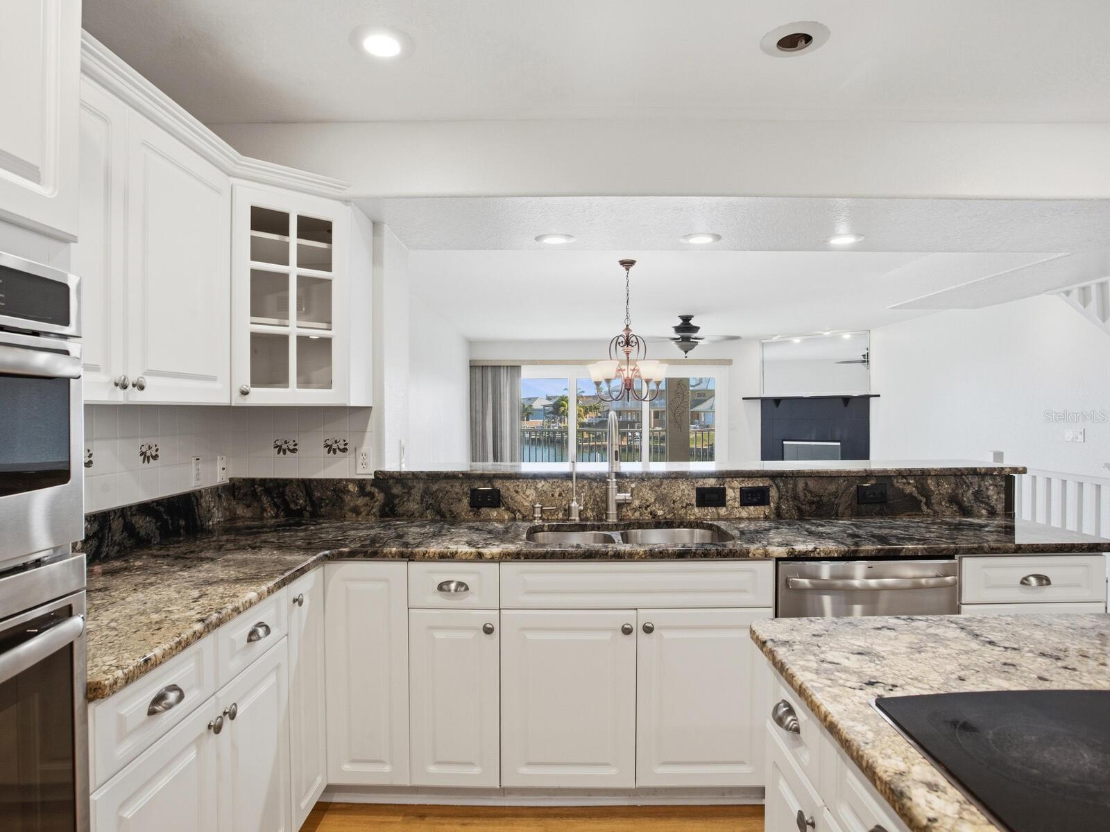 Image 16 of 85 For 521 Pinellas Bayway S 103