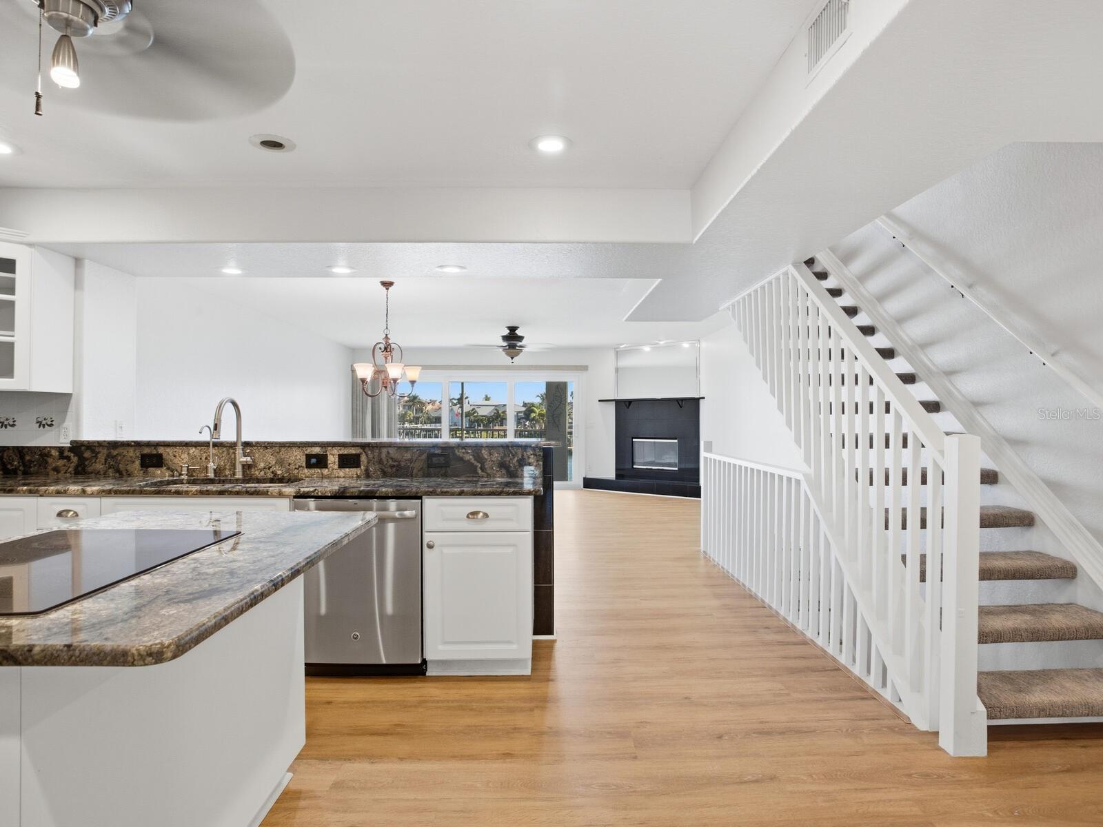 Image 17 of 85 For 521 Pinellas Bayway S 103