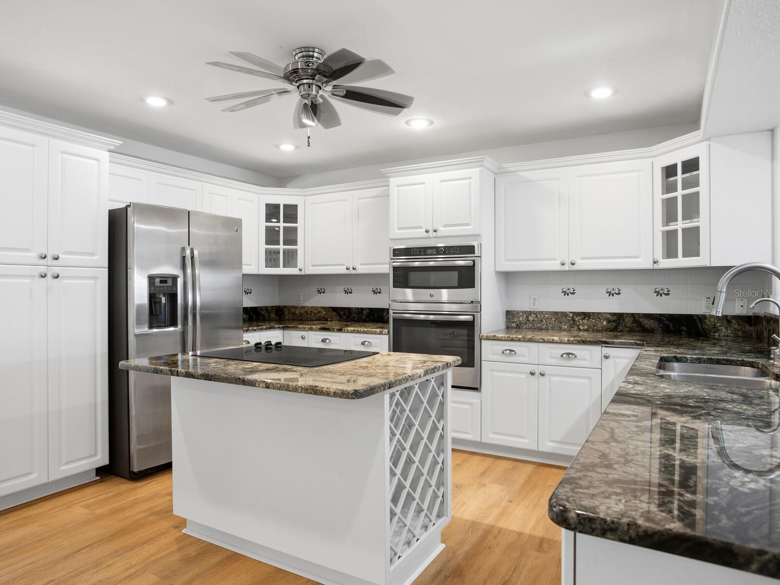 Image 20 of 85 For 521 Pinellas Bayway S 103