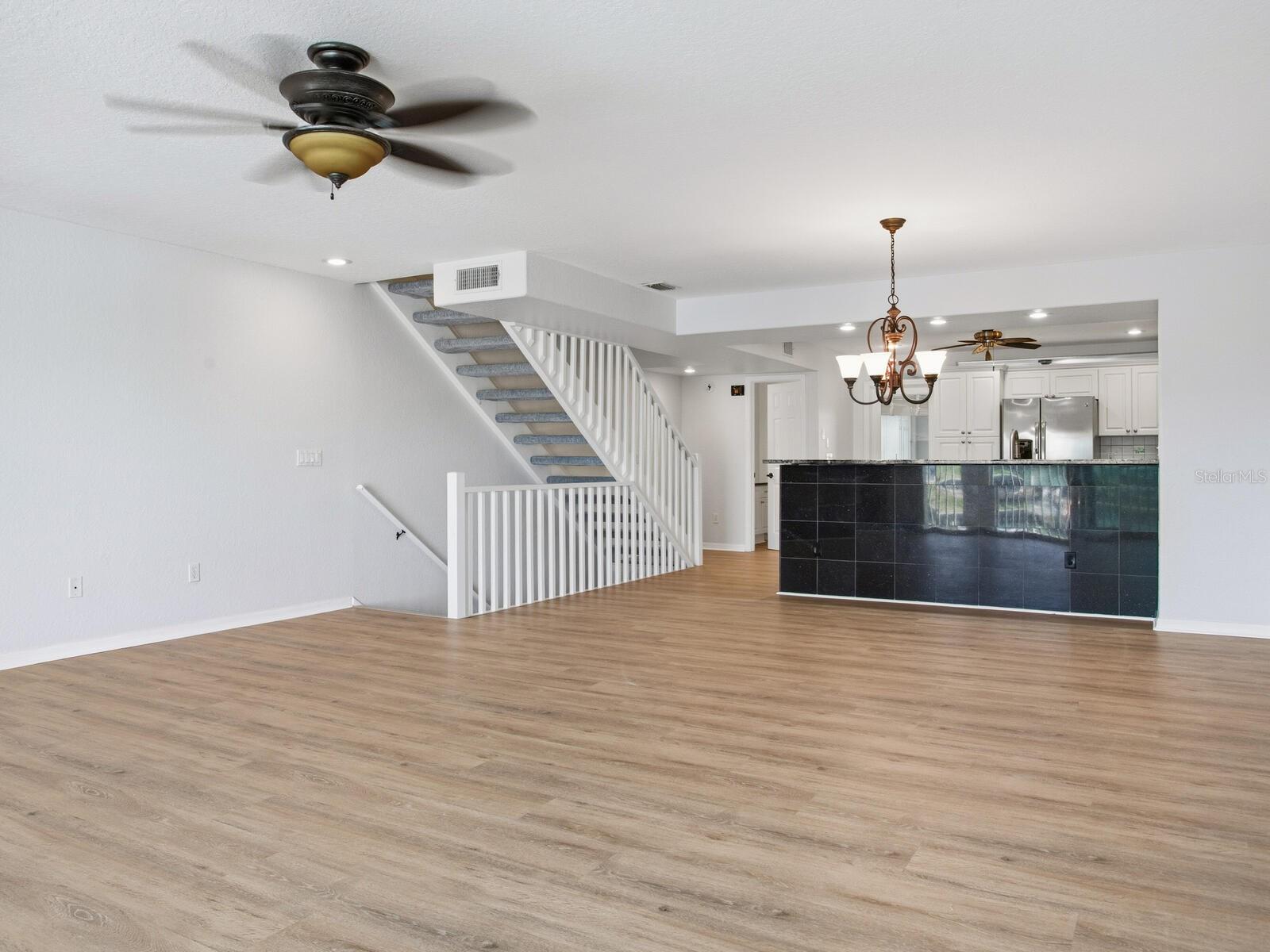 Image 22 of 85 For 521 Pinellas Bayway S 103