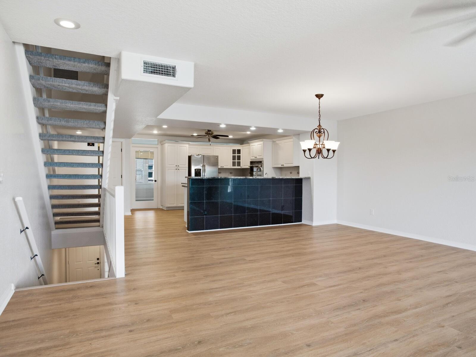 Image 23 of 85 For 521 Pinellas Bayway S 103