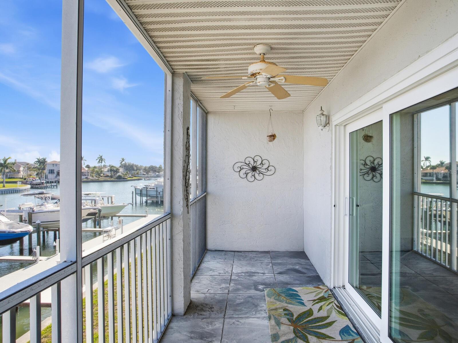 Image 28 of 85 For 521 Pinellas Bayway S 103