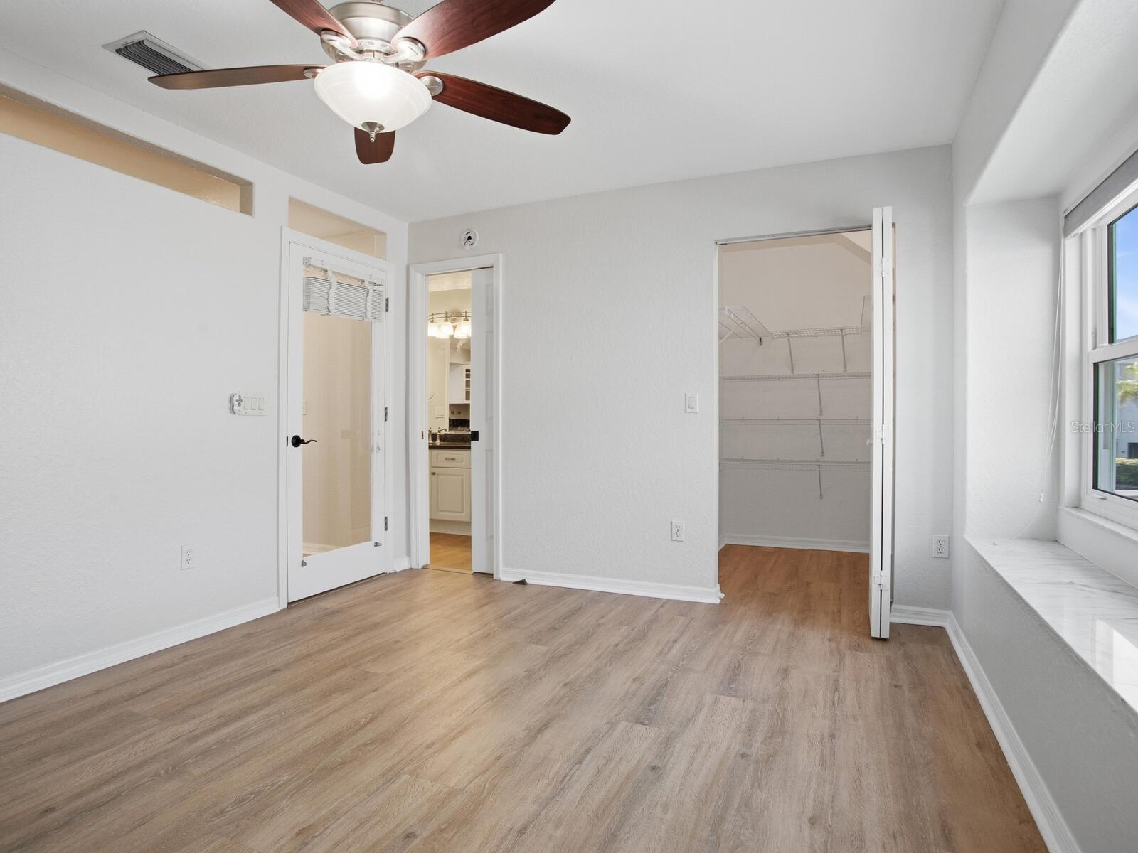 Image 31 of 85 For 521 Pinellas Bayway S 103