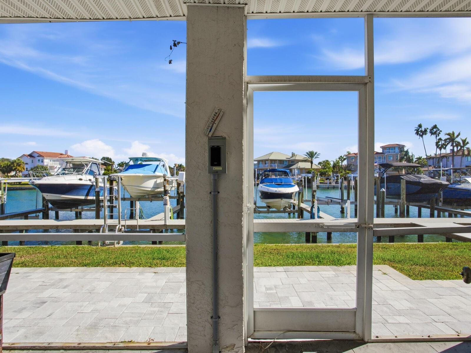 Image 52 of 85 For 521 Pinellas Bayway S 103