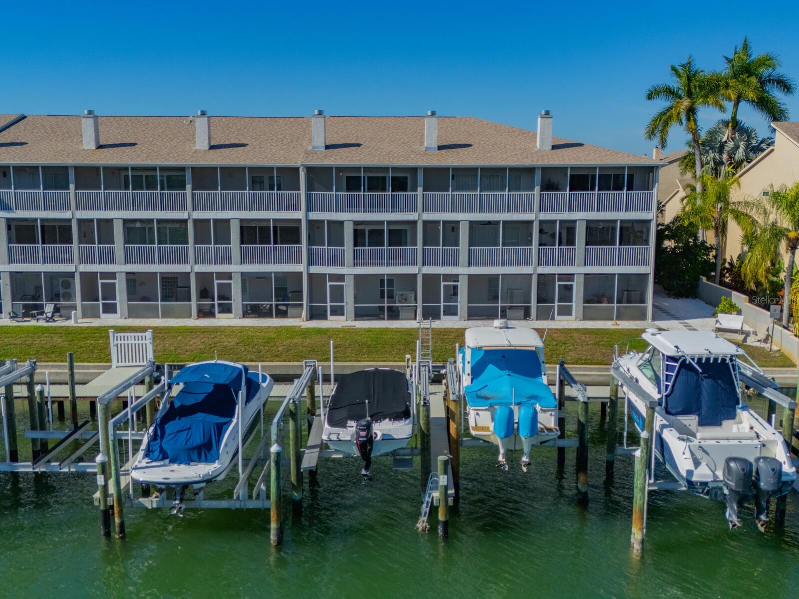 Image 59 of 85 For 521 Pinellas Bayway S 103