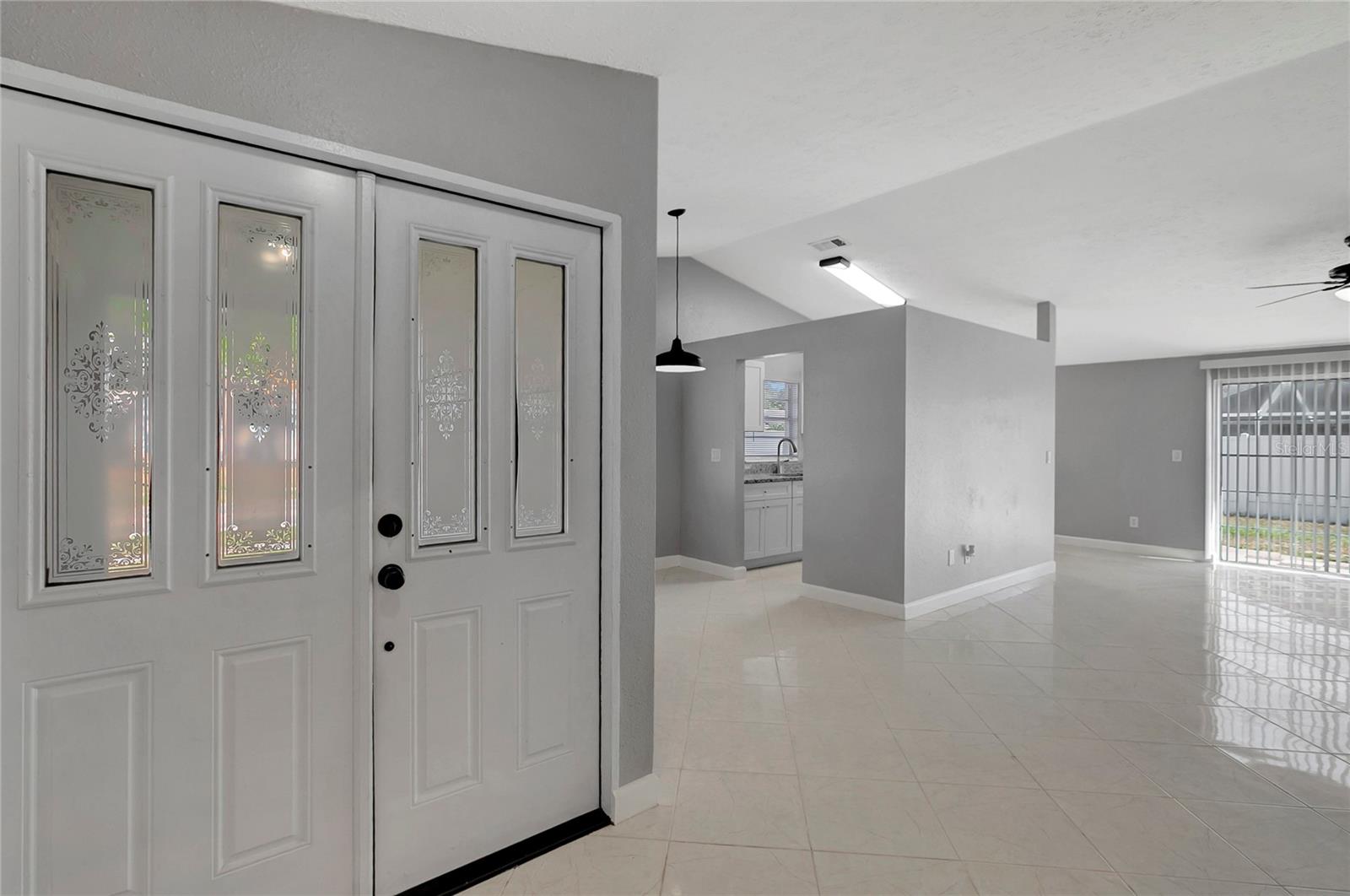 Image 6 of 39 For 3202 Russett Drive