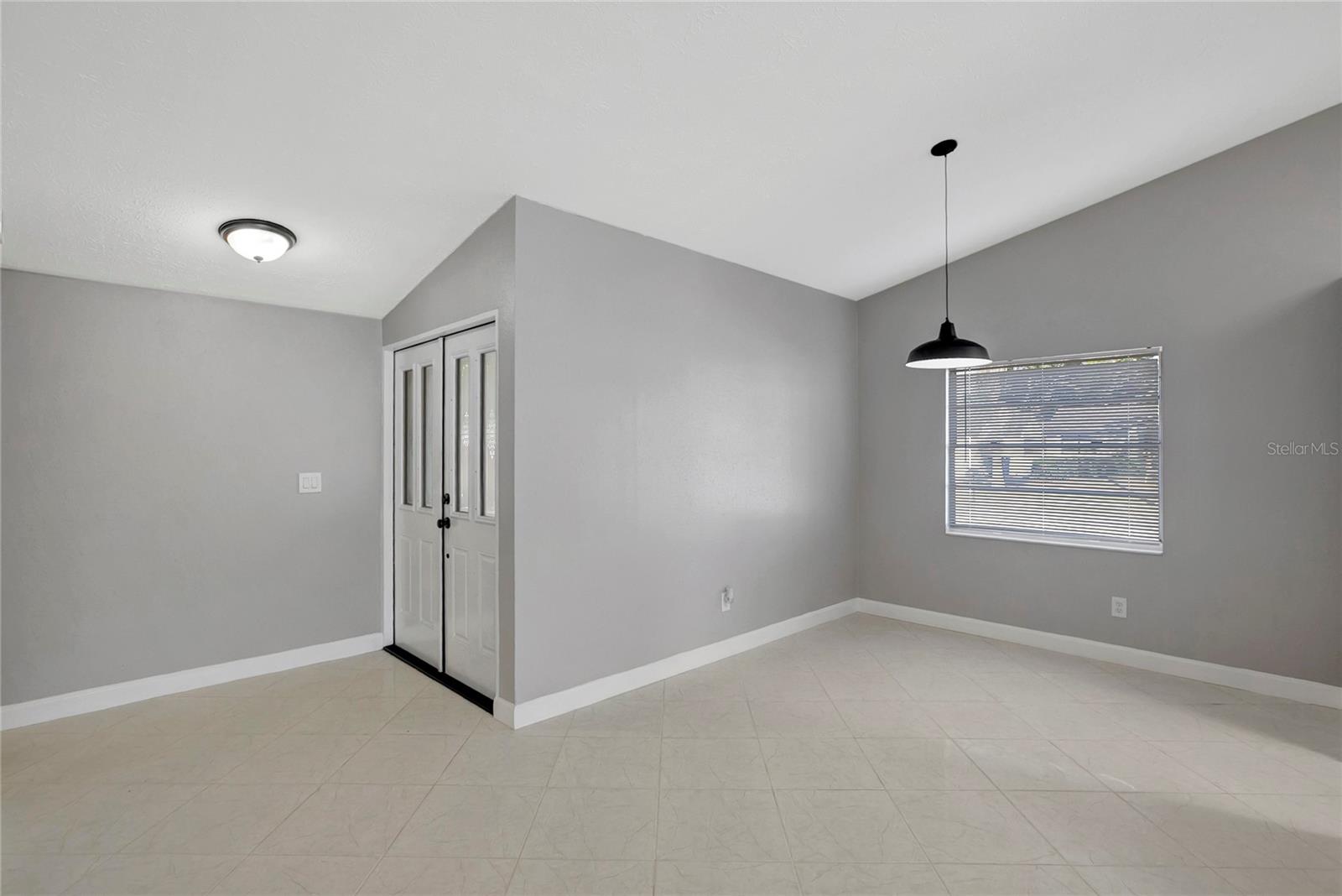 Image 7 of 39 For 3202 Russett Drive