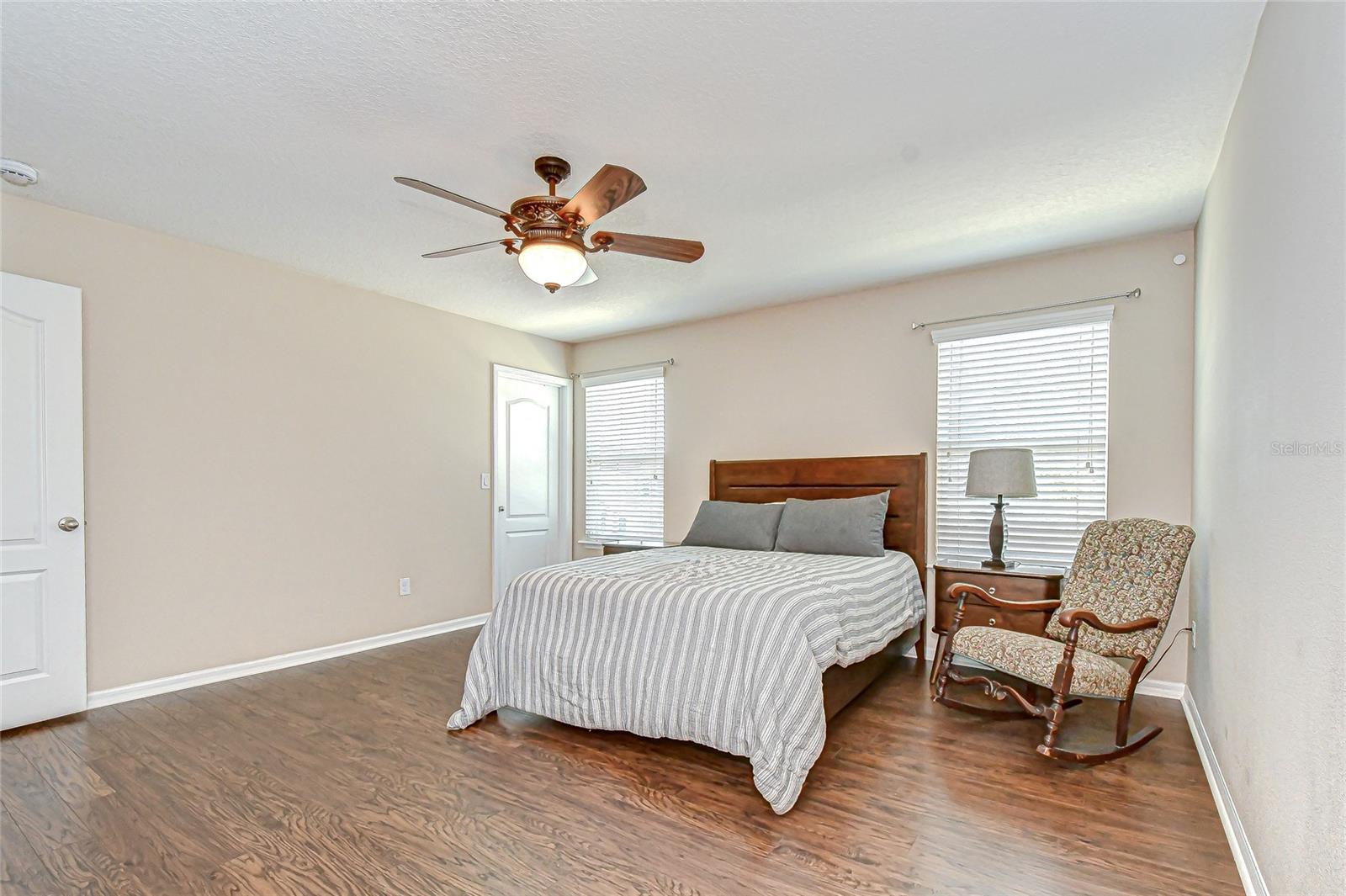 Image 21 of 29 For 11614 Warren Oaks Place