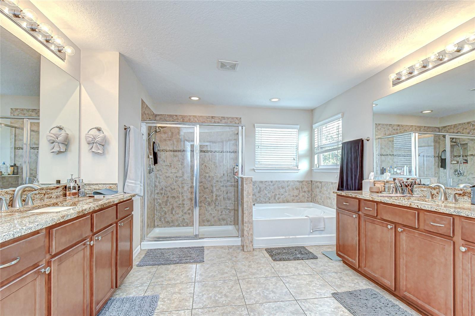 Image 7 of 29 For 11614 Warren Oaks Place