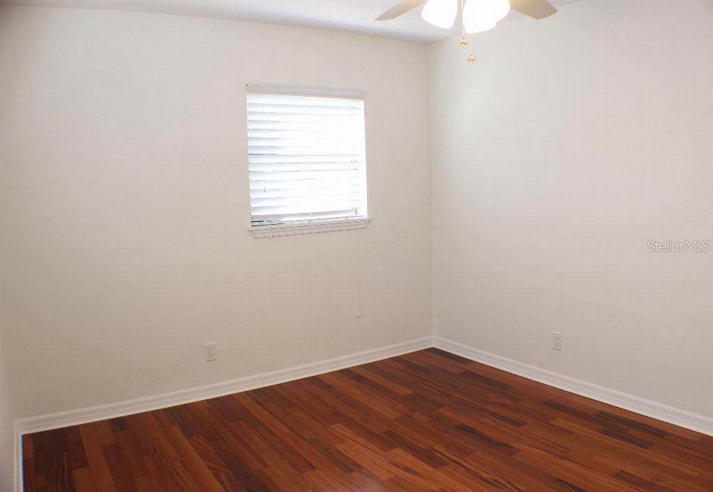 Image 16 of 24 For 4006 Wisconsin Avenue