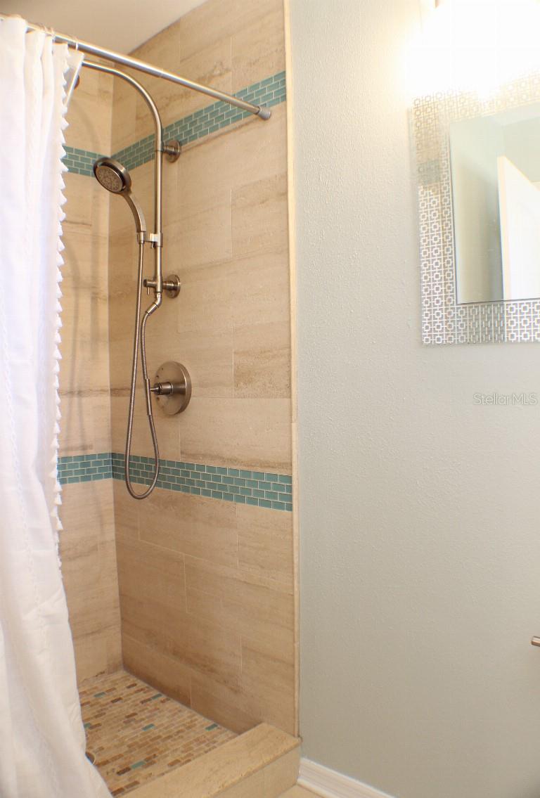 Image 19 of 24 For 4006 Wisconsin Avenue