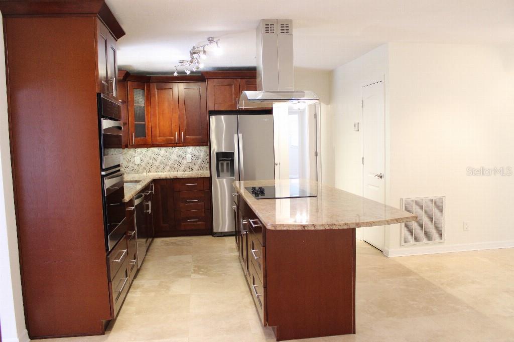 Image 5 of 24 For 4006 Wisconsin Avenue