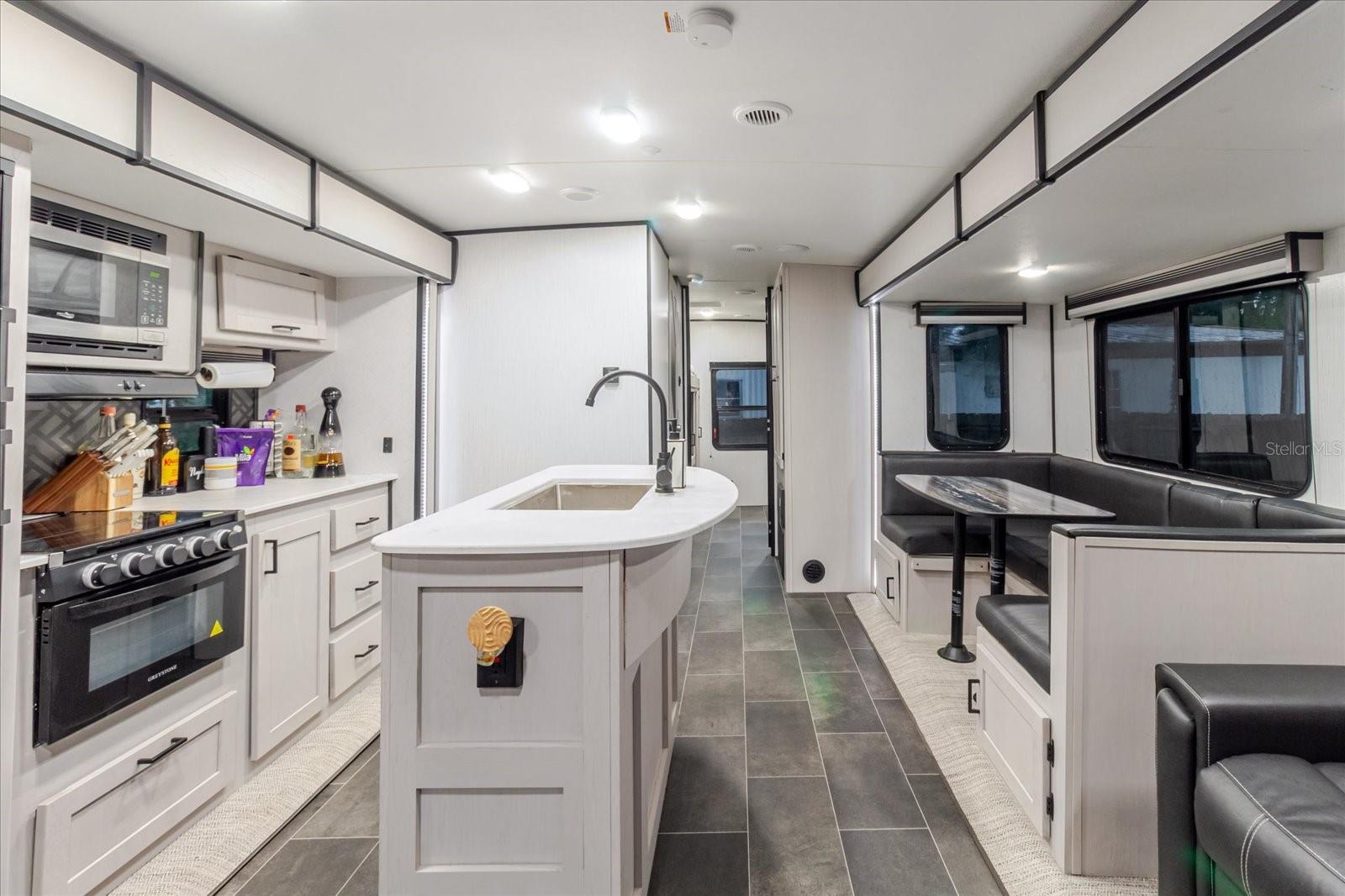 Image 31 of 94 For 9916 Gulf To Lake Highway