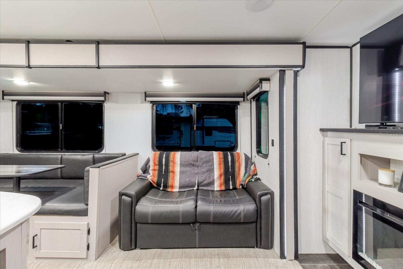 Image 33 of 94 For 9916 Gulf To Lake Highway