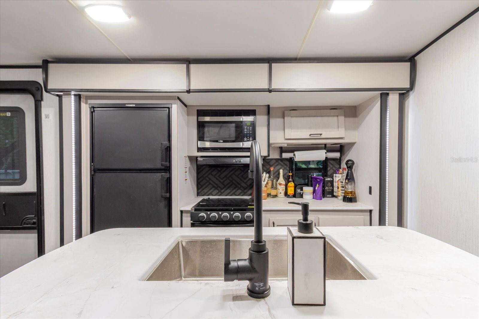 Image 39 of 94 For 9916 Gulf To Lake Highway