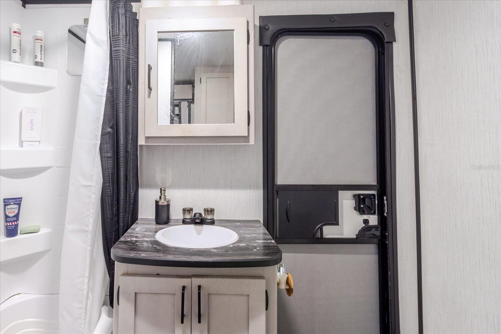 Image 51 of 94 For 9916 Gulf To Lake Highway