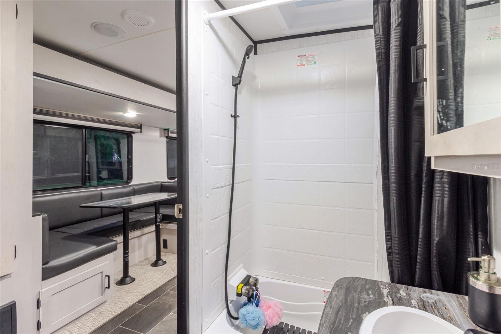 Image 52 of 94 For 9916 Gulf To Lake Highway