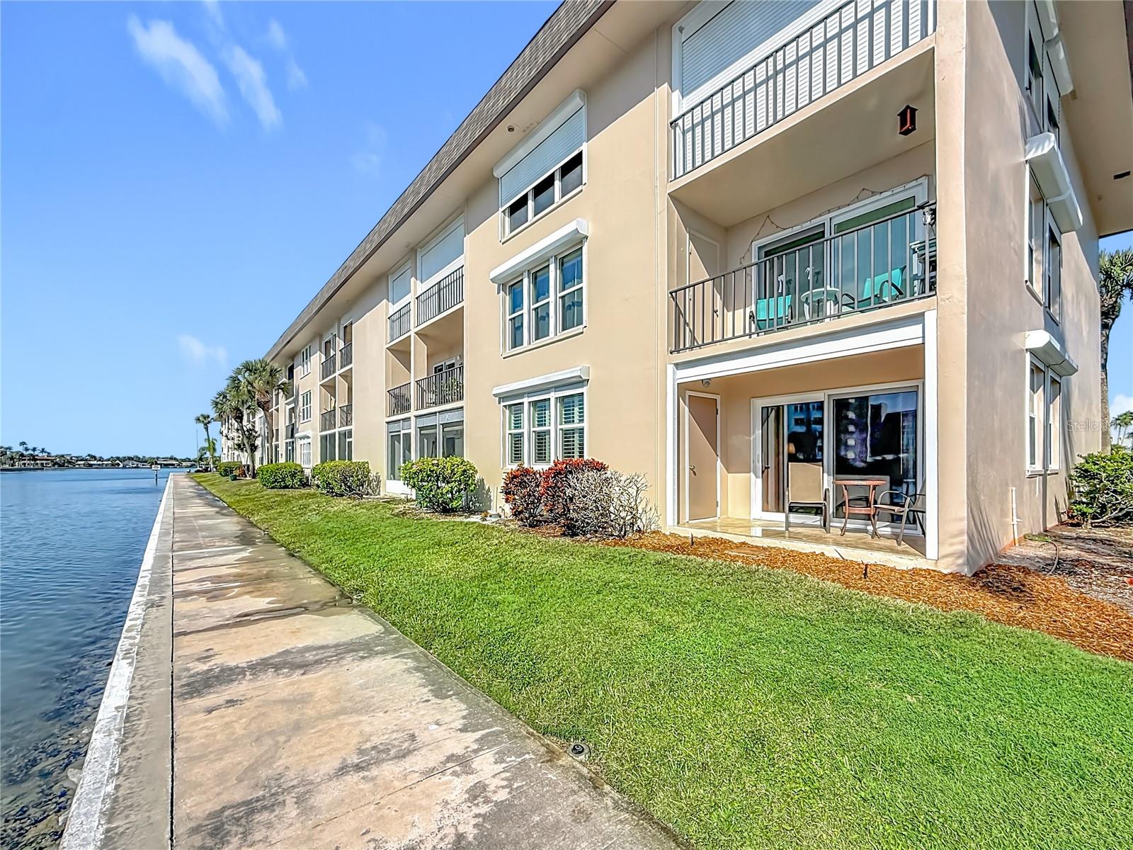 Image 38 of 65 For 7930 Sun Island Dr S 111