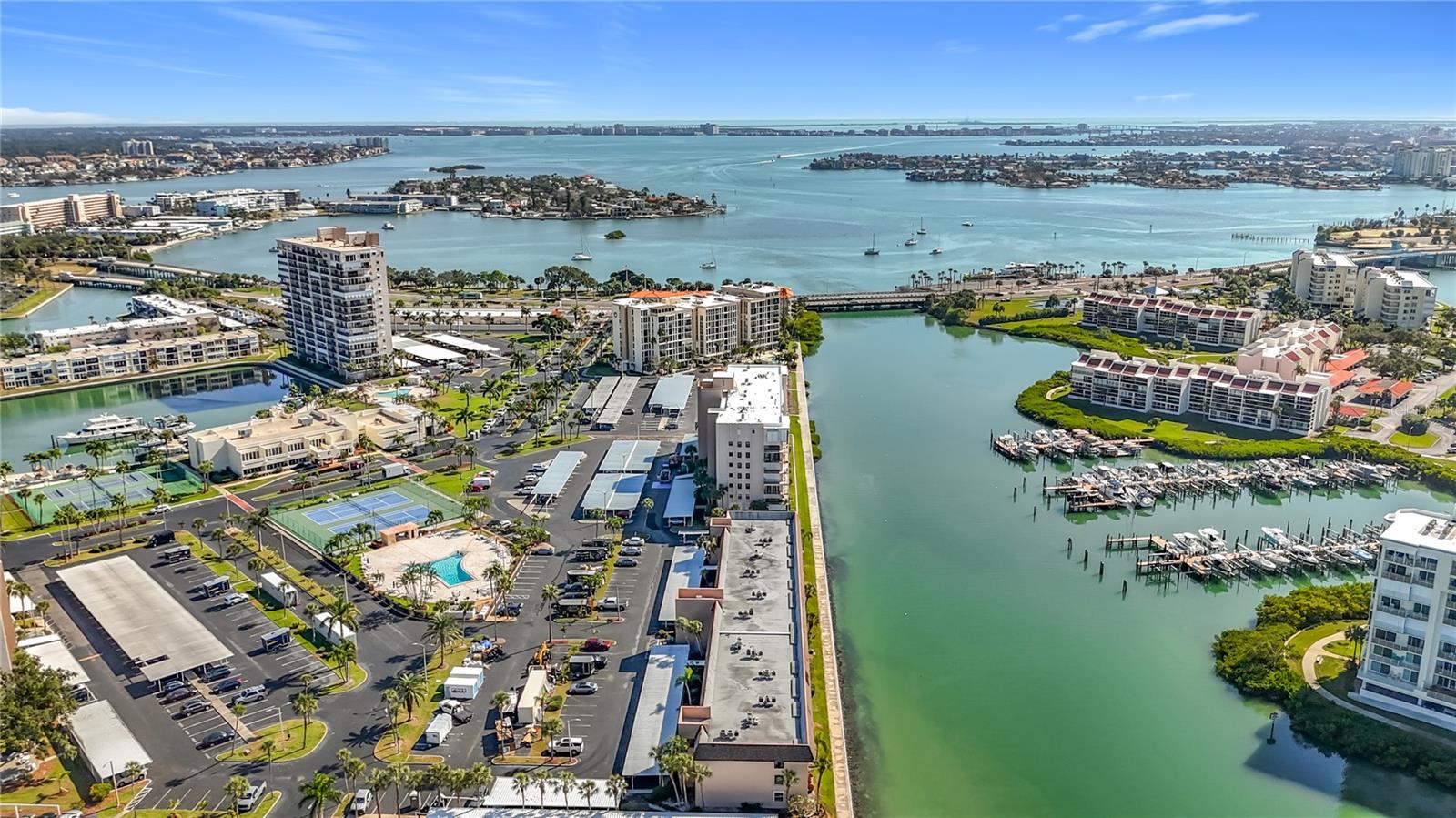 Image 43 of 65 For 7930 Sun Island Dr S 111