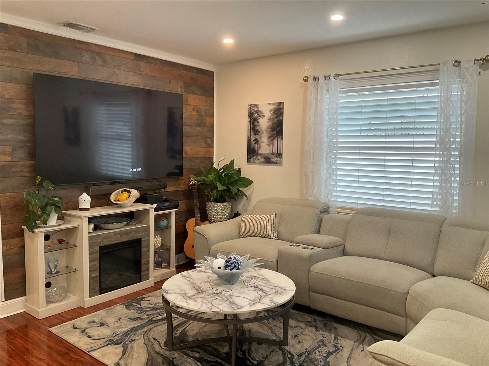 Image 6 of 23 For 3305 Aileen Street