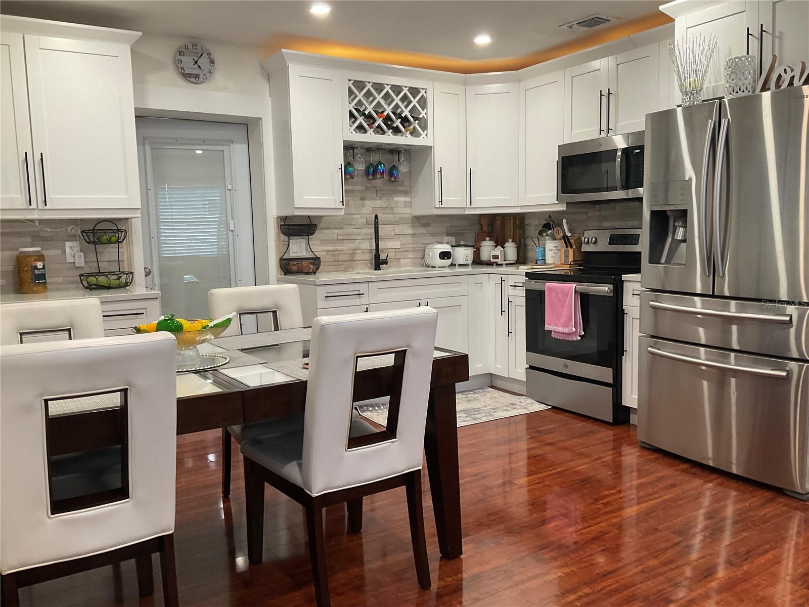 Image 7 of 23 For 3305 Aileen Street