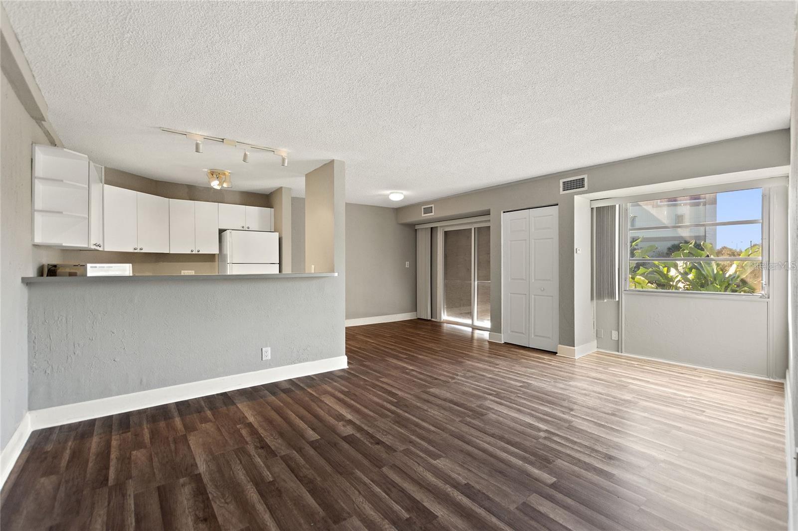 Image 19 of 32 For 3315 58th Avenue S 202