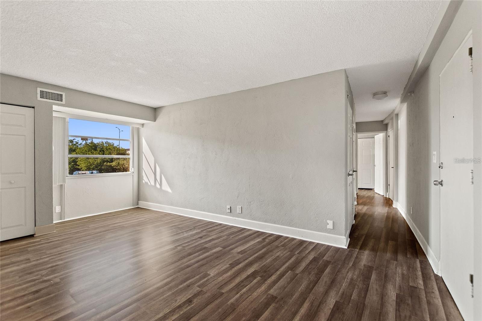 Image 7 of 32 For 3315 58th Avenue S 202