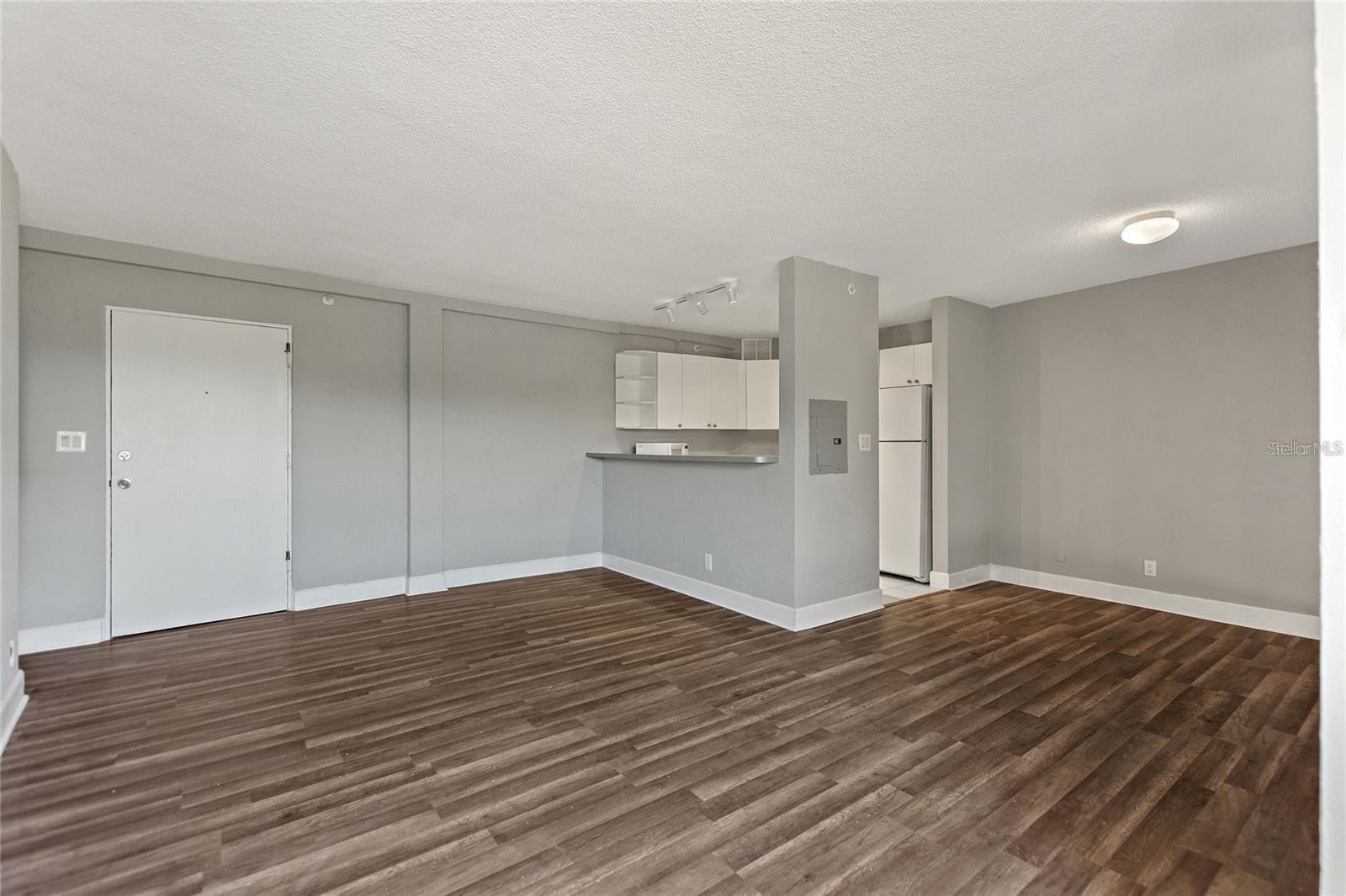 Image 8 of 32 For 3315 58th Avenue S 202