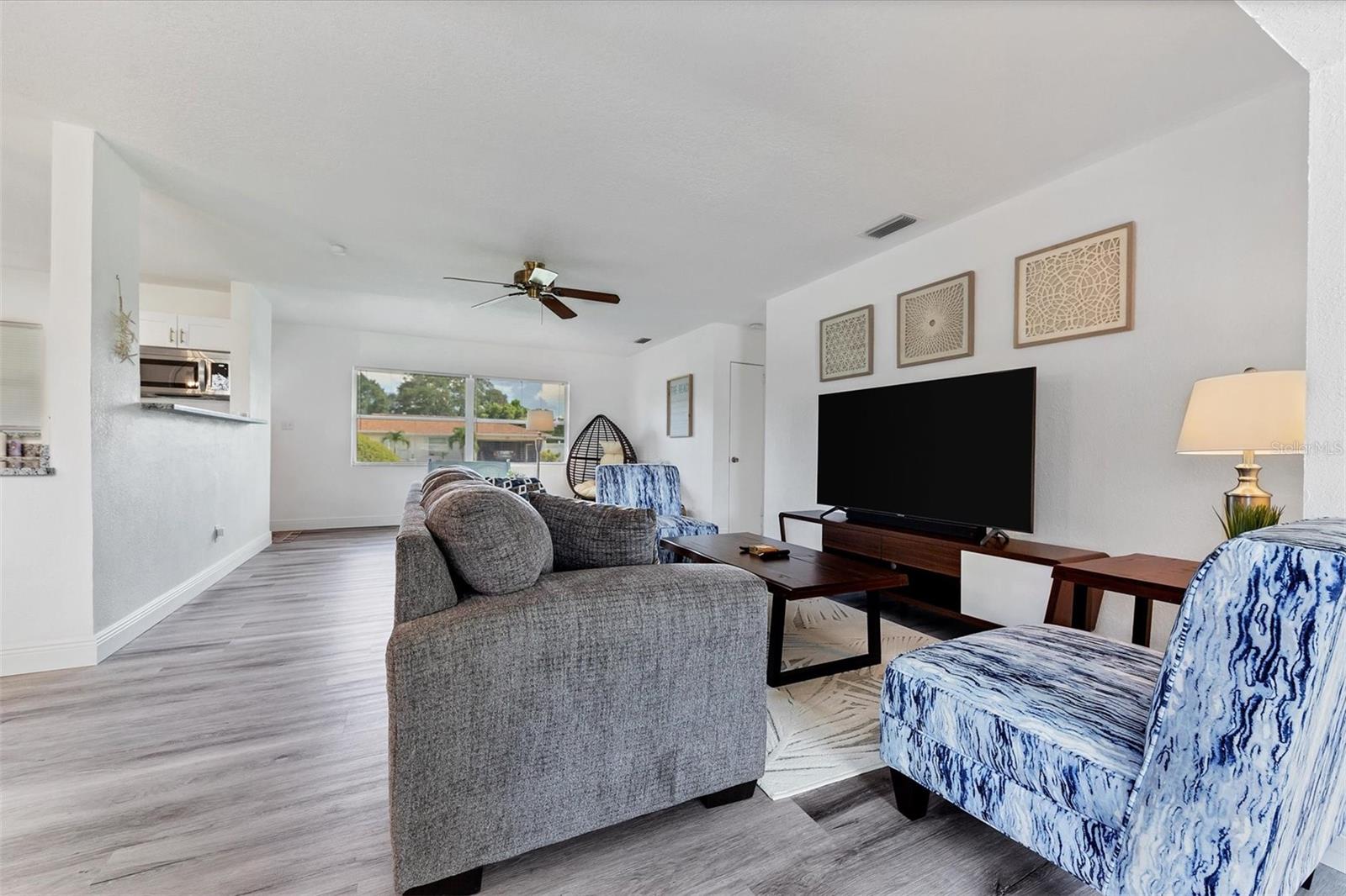 Image 10 of 38 For 1726 Southview Road