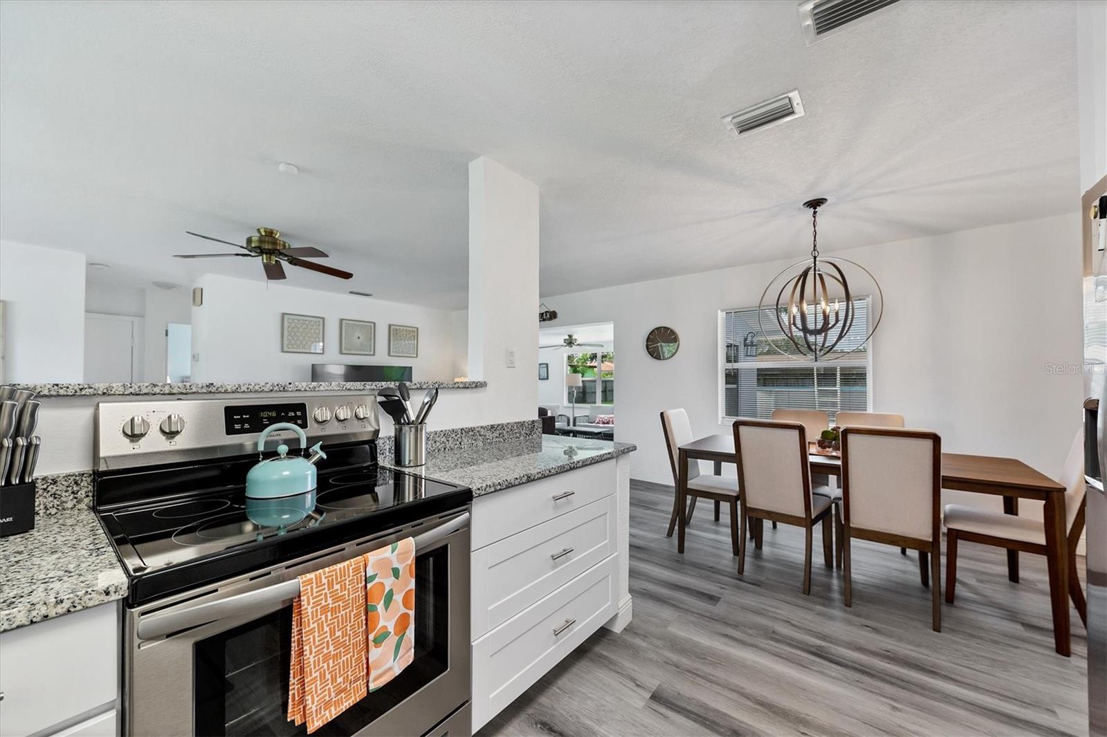 Image 18 of 38 For 1726 Southview Road