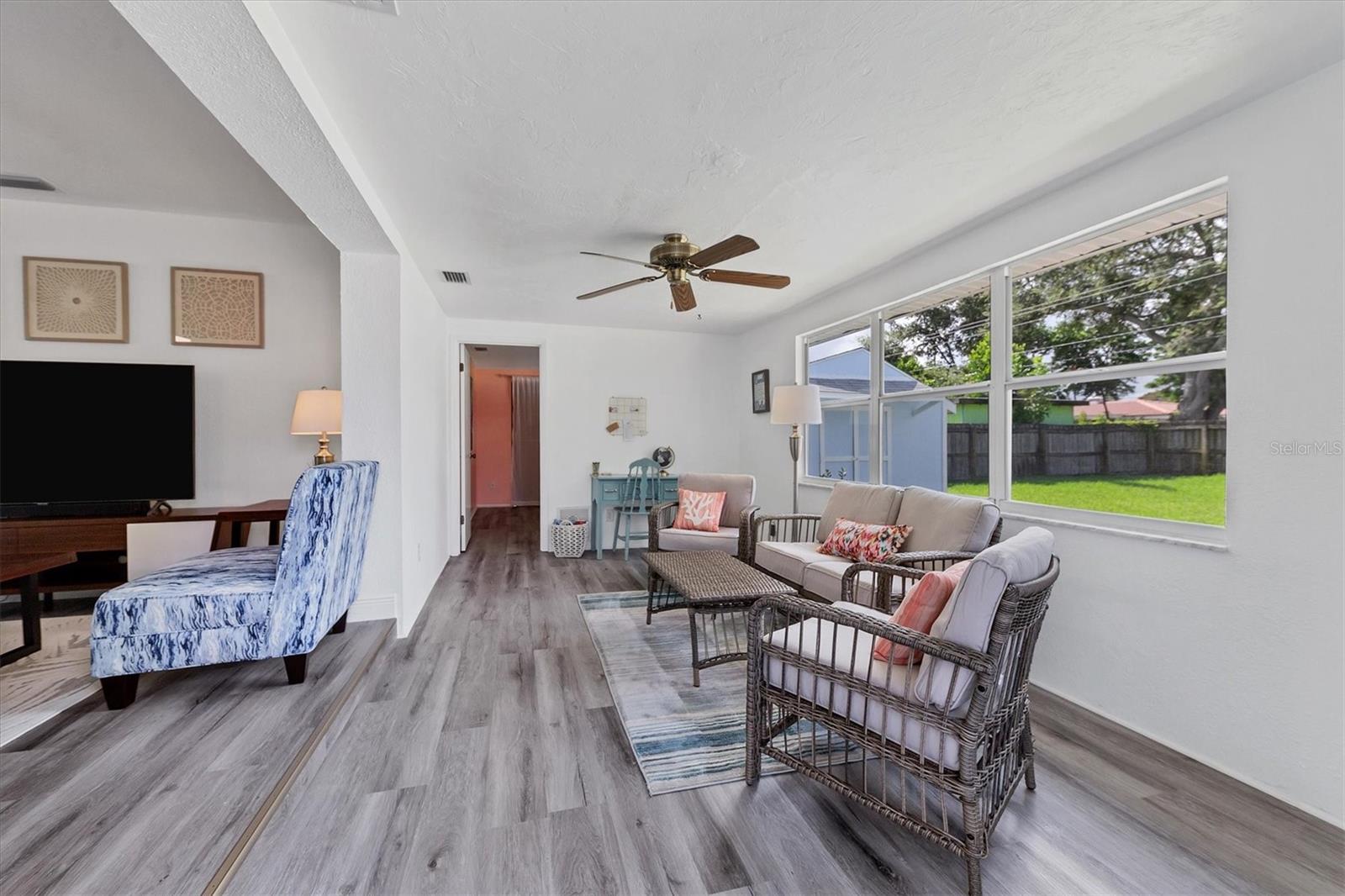 Image 20 of 38 For 1726 Southview Road