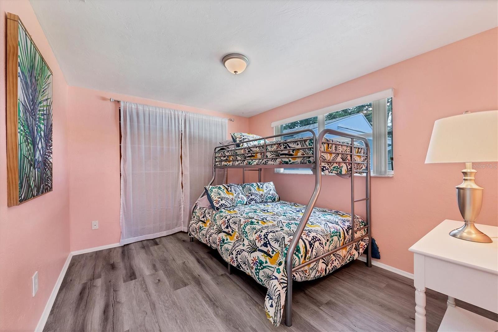 Image 25 of 38 For 1726 Southview Road