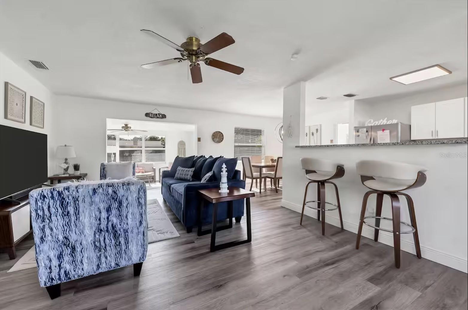 Image 8 of 38 For 1726 Southview Road