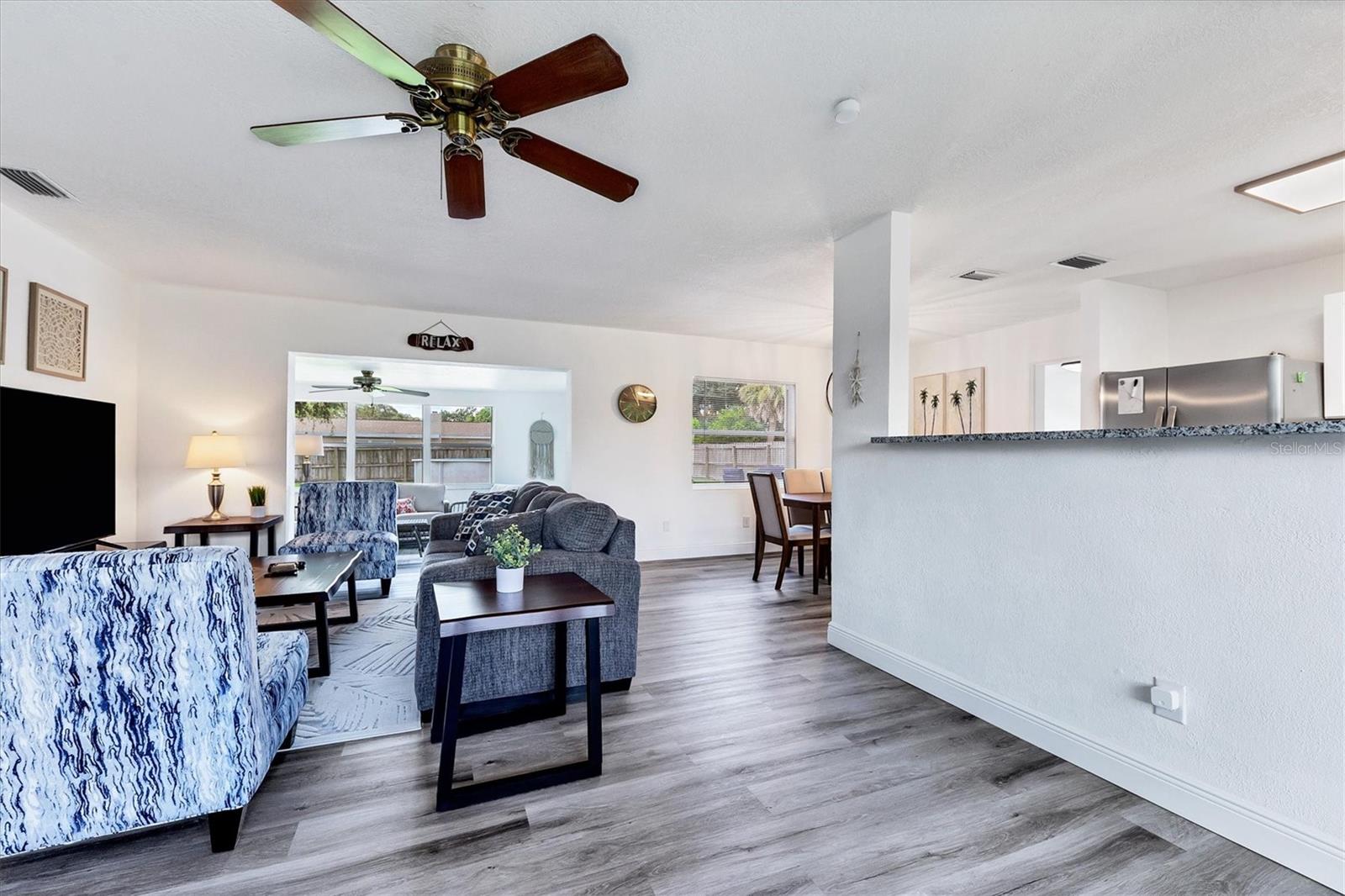 Image 9 of 38 For 1726 Southview Road